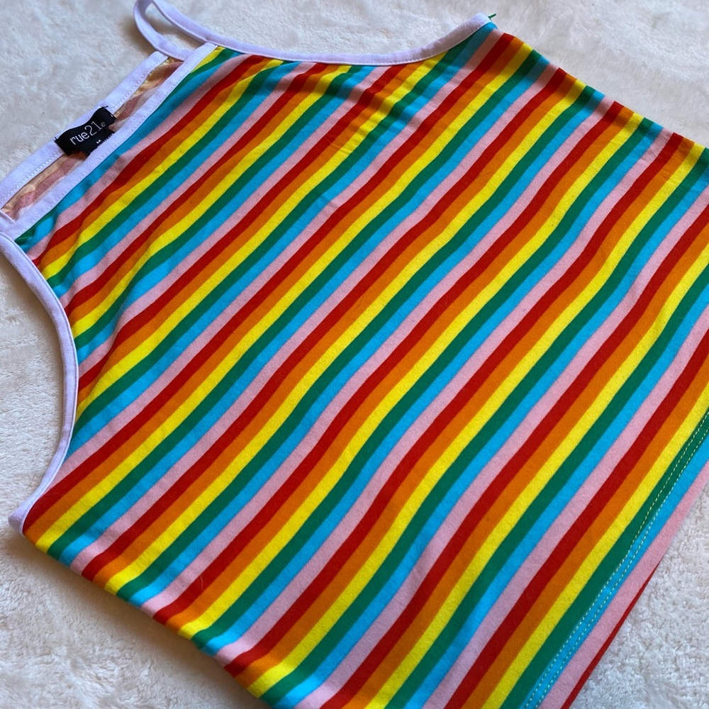 Rainbow Crop Top 🌈 - Picture 4 of 5